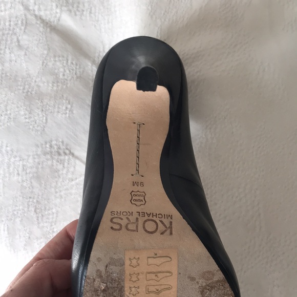 Kors by Michael Kors Aberly Pump - Picture 16 of 17